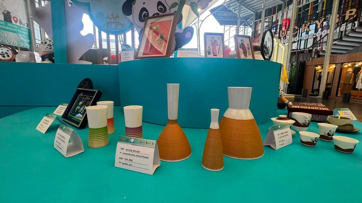 การจัดแสดงงานฝีมือและสินค้าบนเคาน์เตอร์